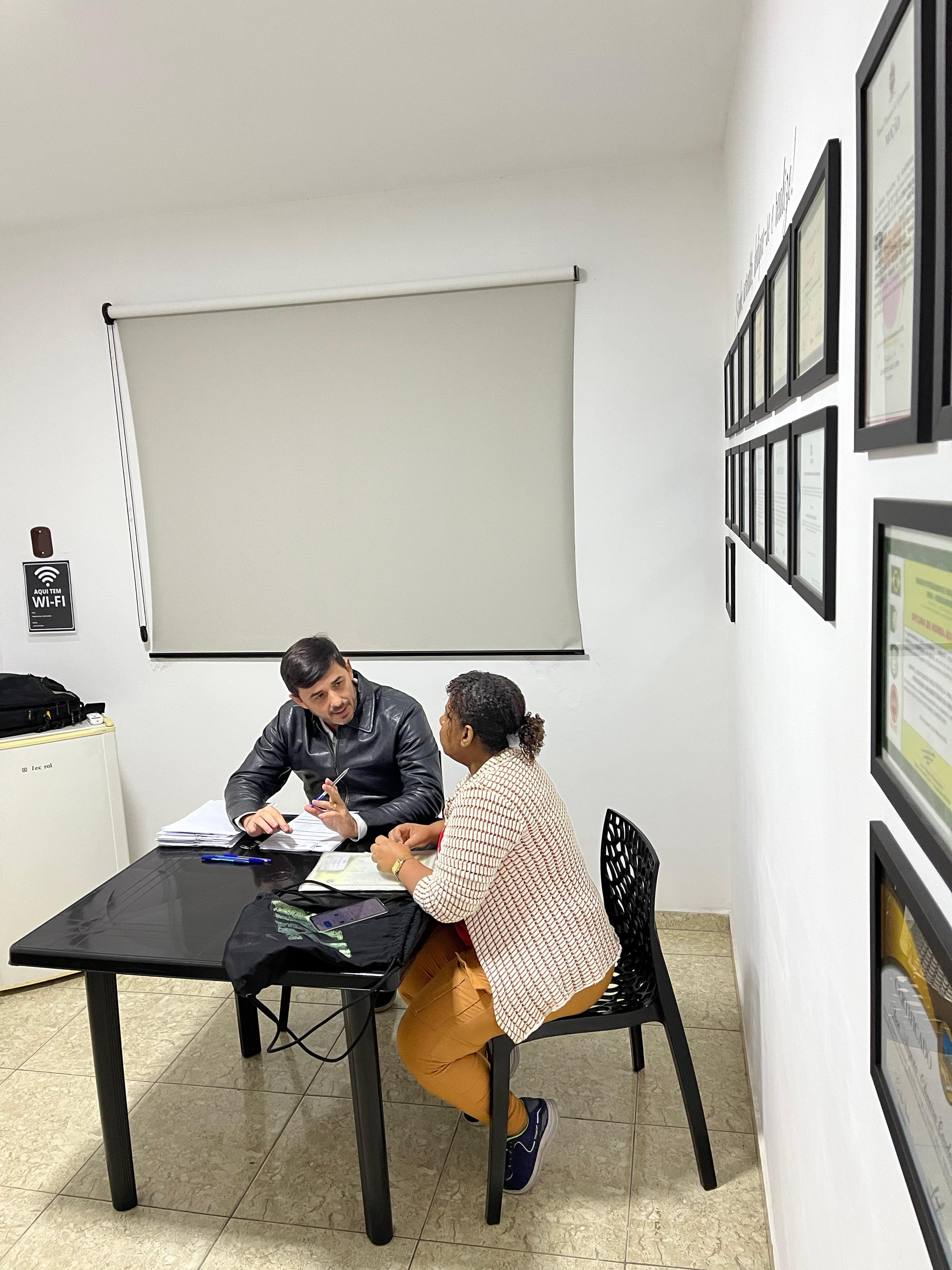 Atendimento com aluno no Centro de Ensino Gratuito